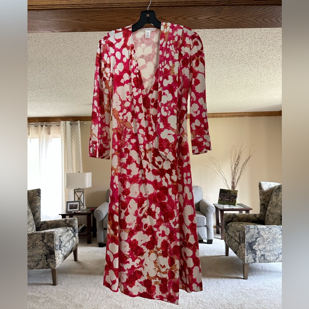 Diane Von Furstenberg classic wrap dress, size 10